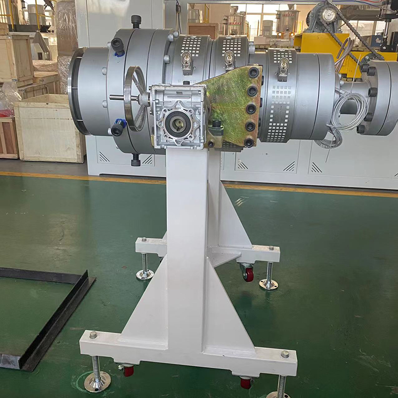 PE50-250管材生產(chǎn)線 塑料管材生產(chǎn)設備 pe兩層三層管材擠出機