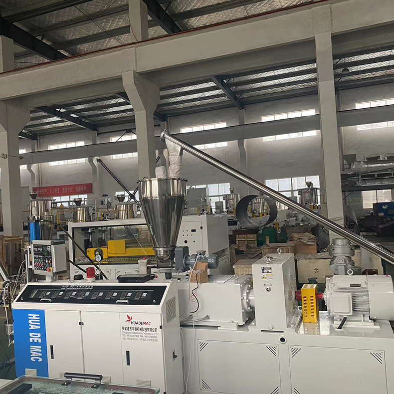 張家港65 80雙螺桿PVC硬質(zhì)造粒生產(chǎn)線(xiàn) 軟料造粒擠出機(jī)生產(chǎn)設(shè)備 粉末造粒機(jī)器